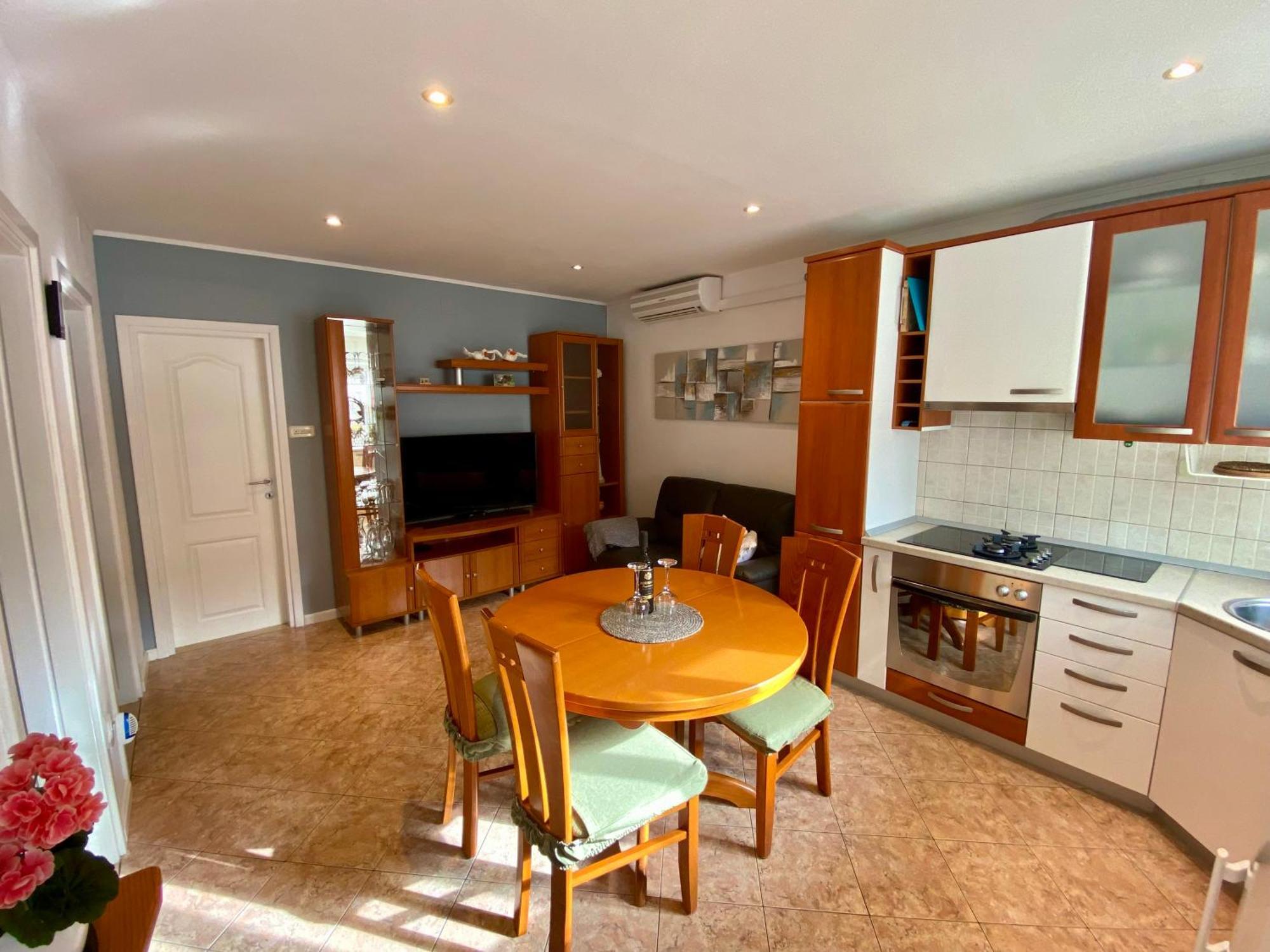 Apartment Simon - Old Stone Charm, Central Bol Life מראה חיצוני תמונה