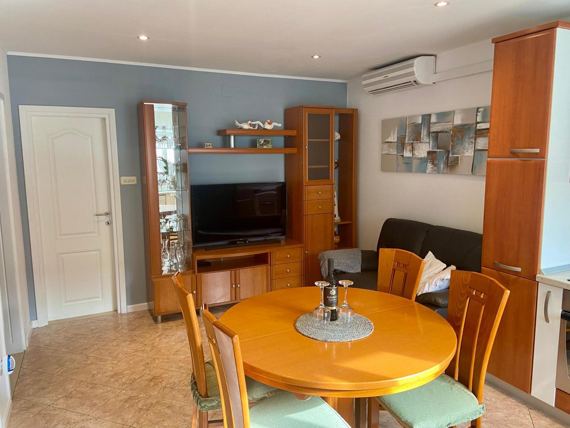 Apartment Simon - Old Stone Charm, Central Bol Life מראה חיצוני תמונה