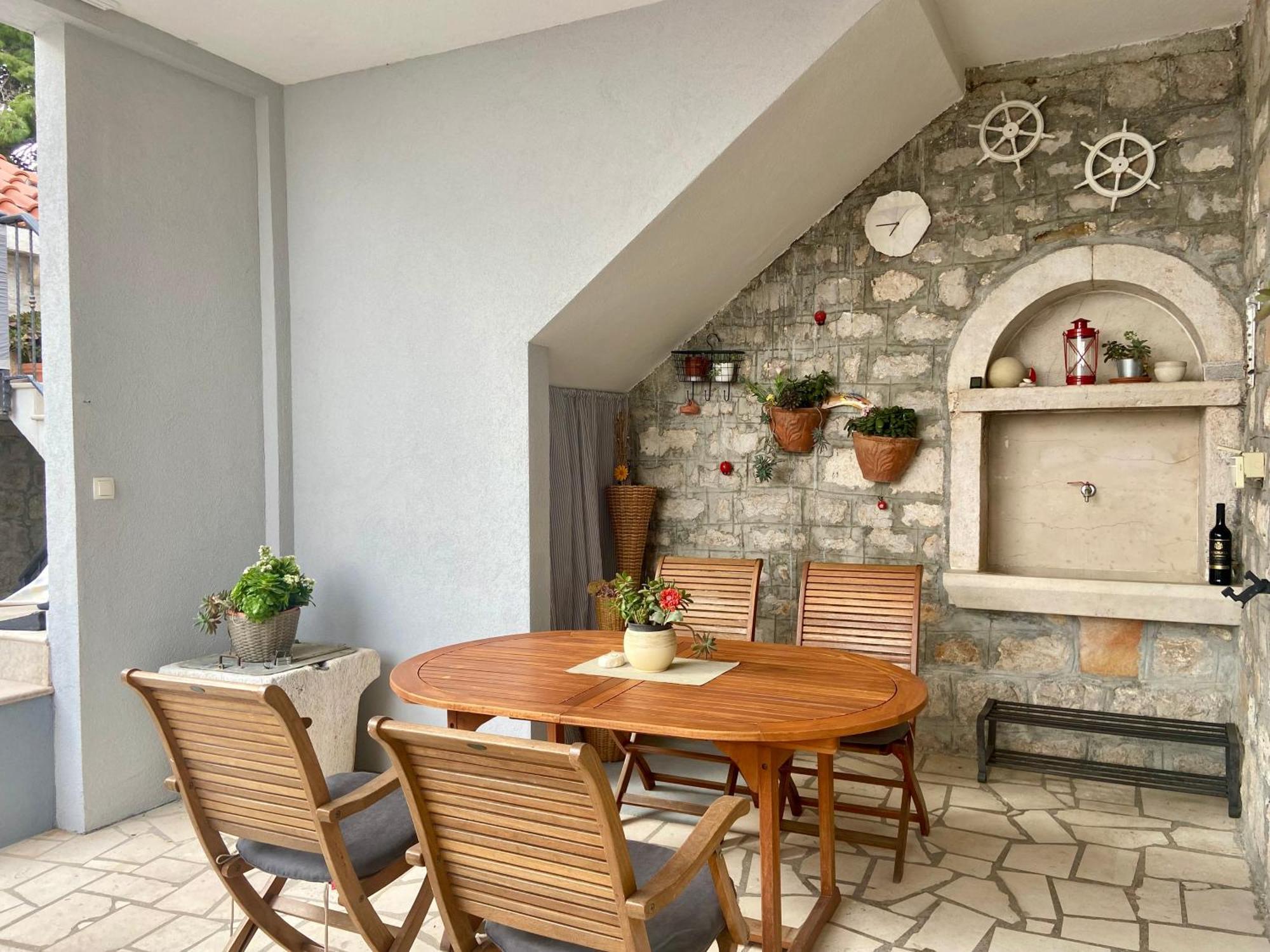 Apartment Simon - Old Stone Charm, Central Bol Life מראה חיצוני תמונה